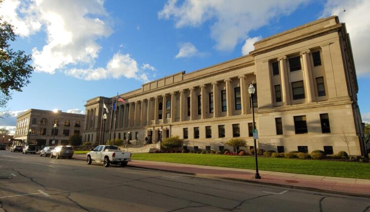 Rittenhouse trial approaches in Kenosha, after more rulings from circuit judge | WUWM 89.7 FM