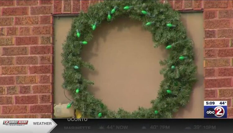 Green Bay Metro Fire Department wreaths house fires on fire

