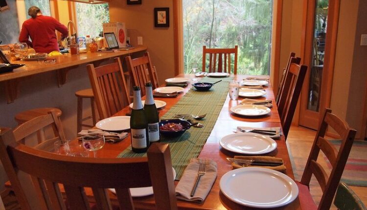 Thanksgiving table