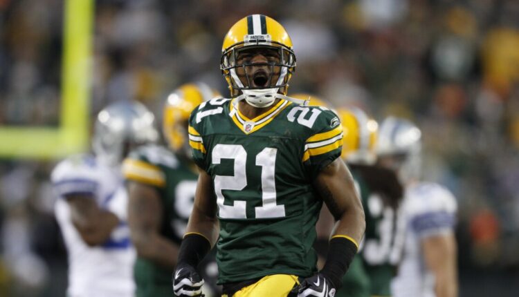 Packers honor Hall of Famer Charles Woodson at halftime

