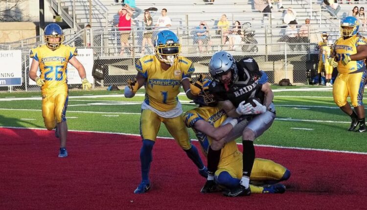  Watch Now: Racine Raiders to renew an old rivalry |  football
