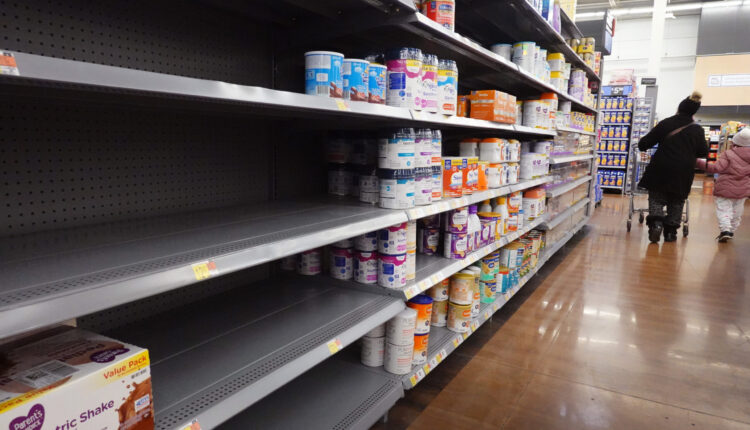 Congress, White House scramble to ease baby formula shortage 
