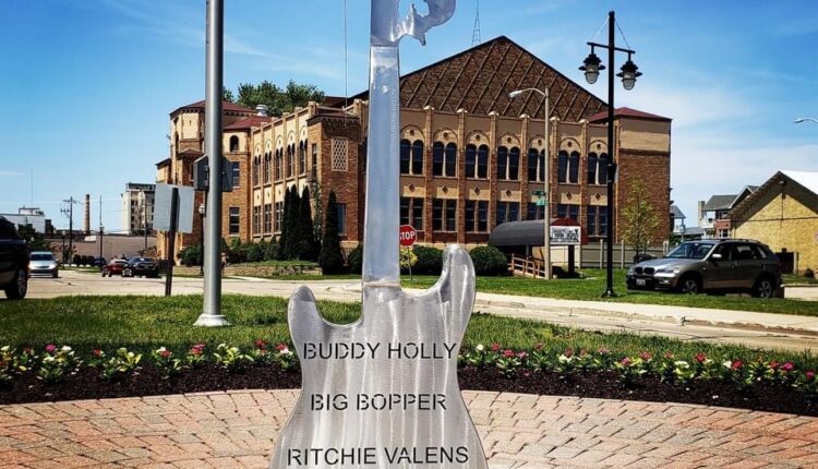 New monument honors fateful '50s rock 'n roll tour