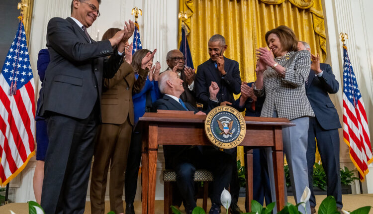 Biden signs Family Glitch executive order 4/5/2022