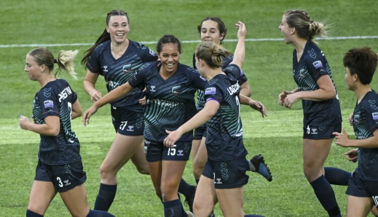 Aurora FC stays unbeaten with 2-0 win over Green Bay
