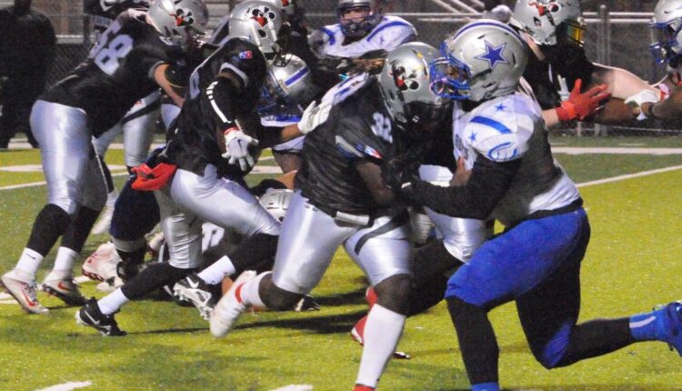 Racine Raiders avenge season's worst performance with 44-14 victory over Illinois Cowboys

