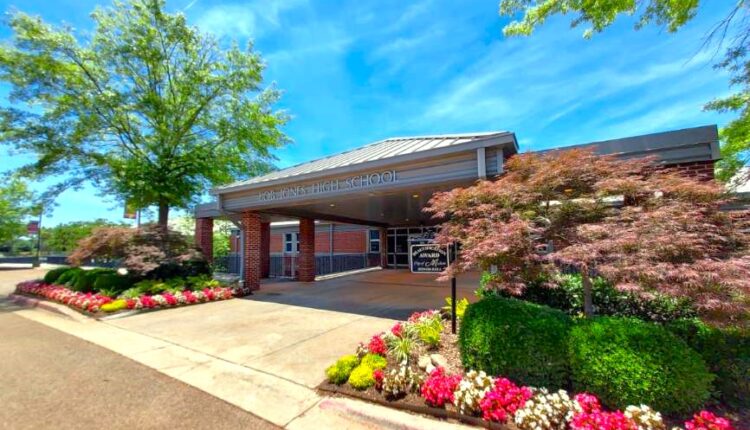 Beautification board issues awards for well-kept sites - The Madison Record