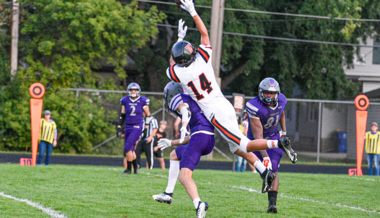 FOOTBALL ROUNDUP: Bay Port, West De Pere stay perfect
