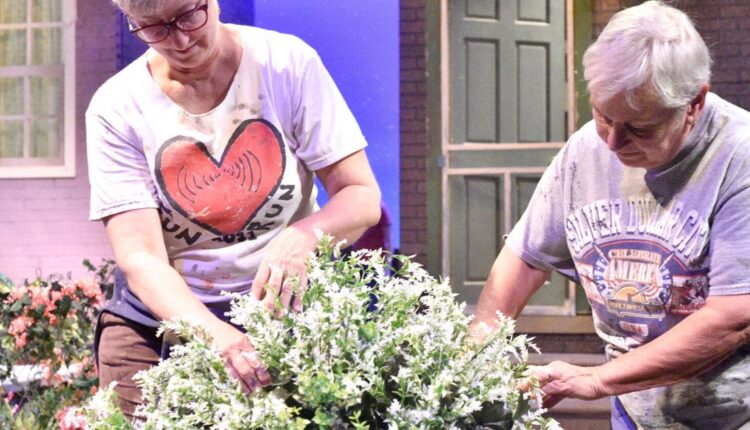  Messages in the garden: Play on stage now in Racine 'not just some silly comedy that you forget 5 minutes afterward' |  Local News

