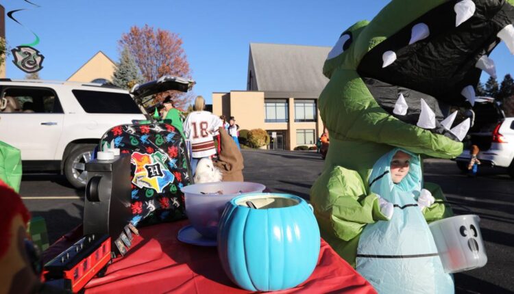Gateway to hold trunk-or-treat event in Kenosha Oct. 15