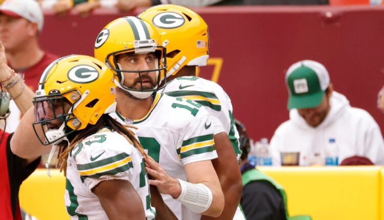 Aaron Rodgers stands by comments on Packers offense, says no one raised issue with him
