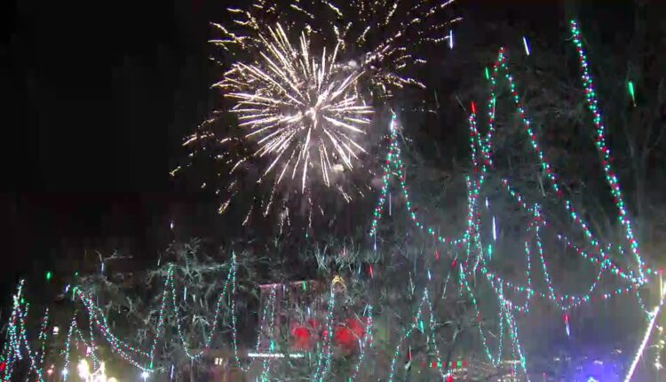 Holiday light festival brings seasonal cheer to Downtown Milwaukee