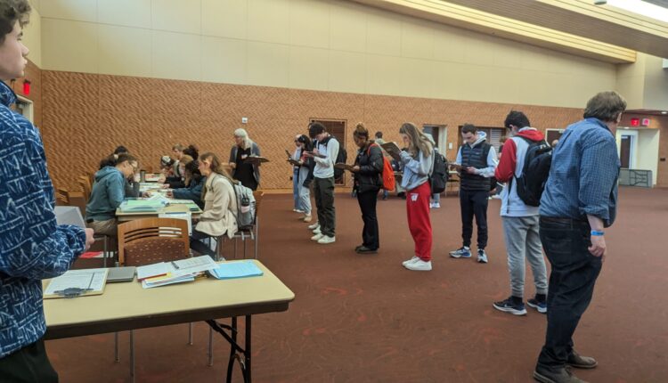 College students push to ease voting access after midterm barriers