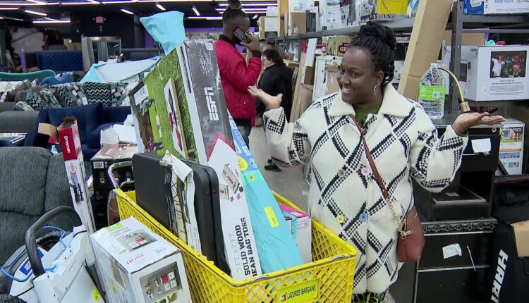 Early Black Friday at Milwaukee-area retailers get shoppers started