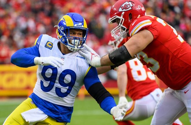 Los Angeles Rams defensive tackle Aaron Donald won't play against Green Bay.