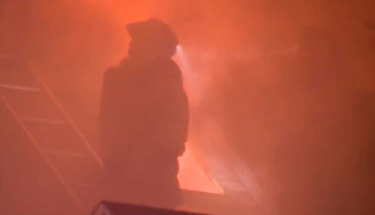 Milwaukee firefighter injured in south side house fire