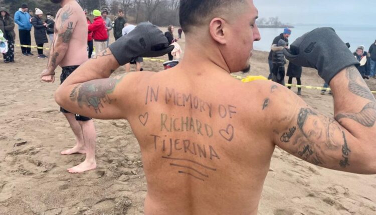Hundreds take part in 2023 Polar Bear Swim on New Year's Day in Kenosha