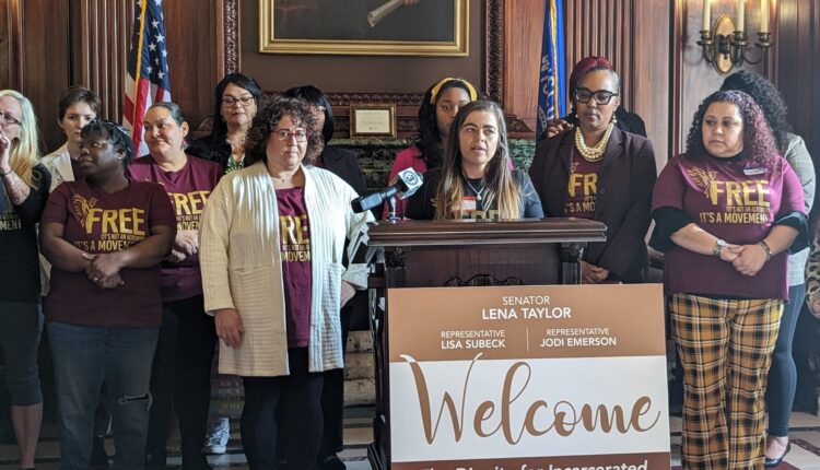 Lawmakers announce bill to ban shackling incarcerated pregnant women and create doula program