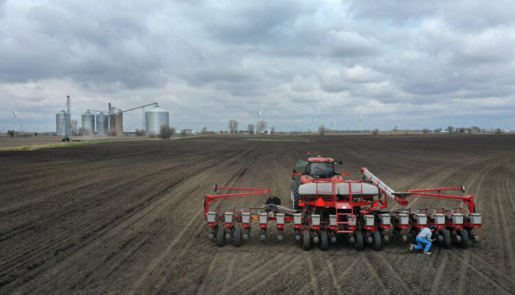 Limits on foreign ownership of U.S. farmland gain support in Congress, despite skepticism