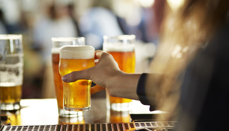 States seek to let teens as young as 14 serve booze in restaurants