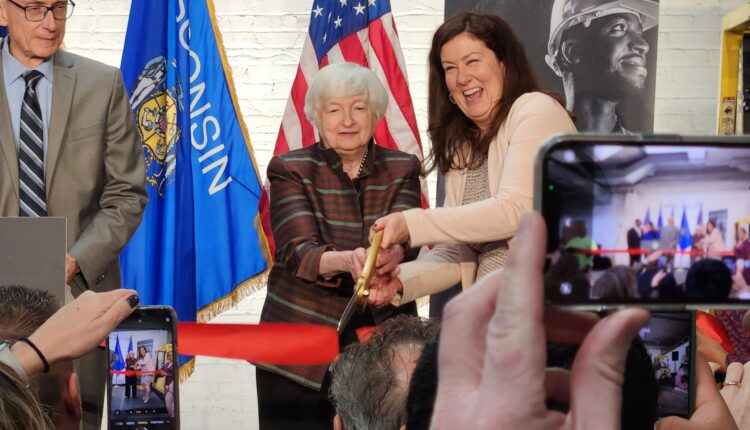2024-01-26_Yellen-Blumer-Ribbon-cutting-scaled.jpg